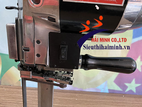 Máy cắt vải đứng East Man 627X