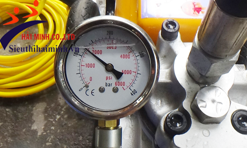 Đồng hồ đo áp của máy phun sơn Yamafuji HM680