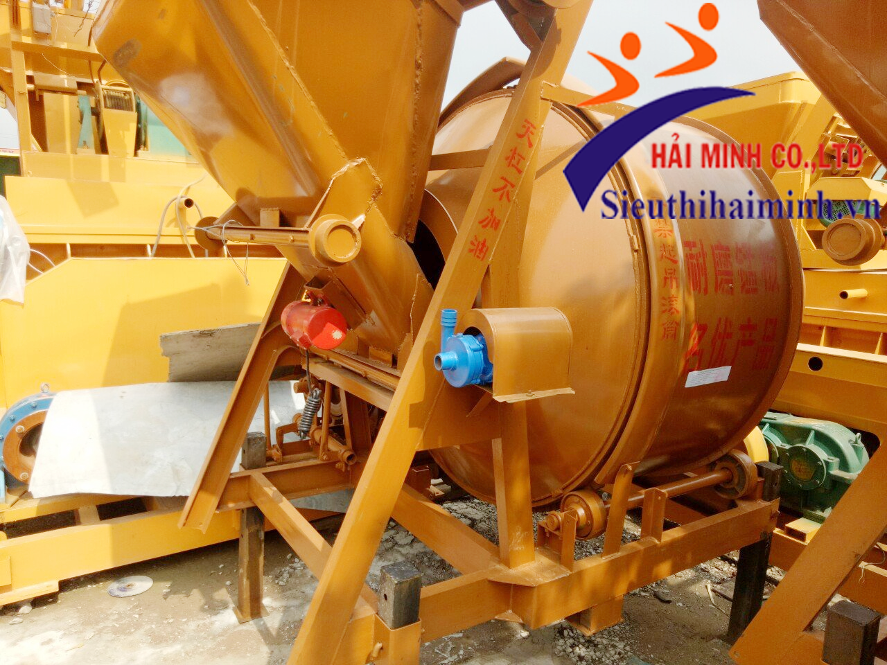 Máy trộn bê tông JZC 350 gầu lật