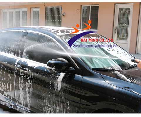 rửa xe với máy rửa xe công nghiệp
