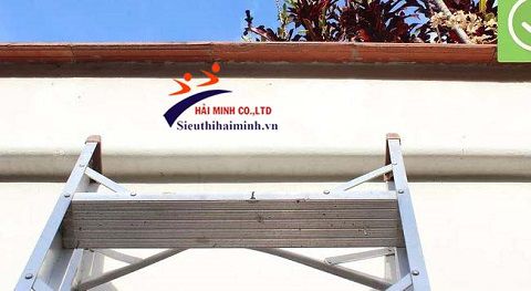 hãy chắc chắn rằng đầu của thang là an toàn